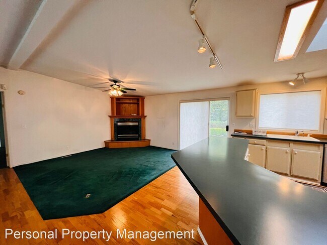 Building Photo - 3 br, 2.5 bath House - 7620 NE 219th St