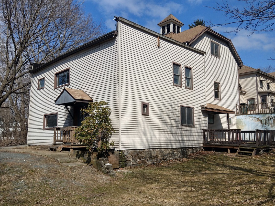 27 State St Unit 7, Valley Falls, NY 12185 Apartments in Valley Falls