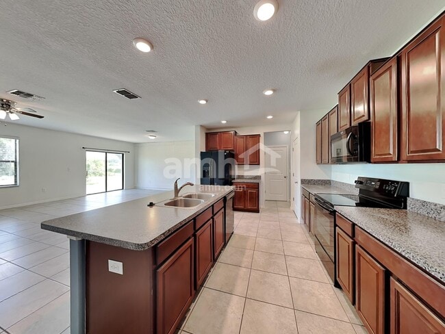Foto del edificio - 10114 Carloway Hills Dr