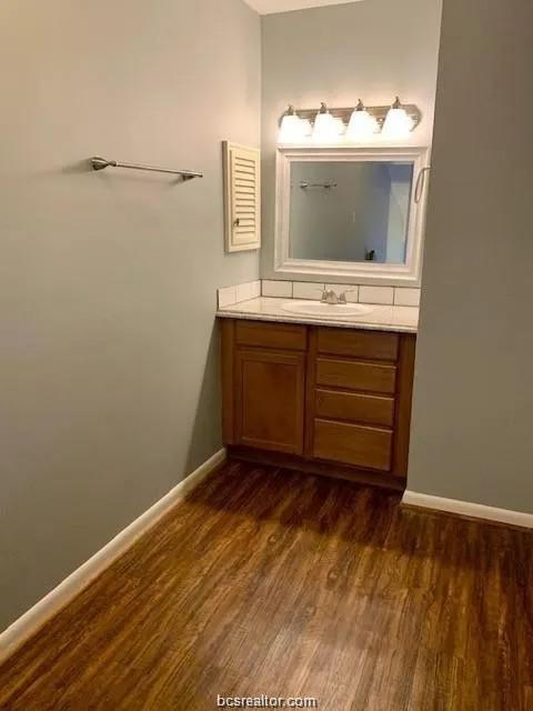 Foto del edificio - efficiency apartment complex