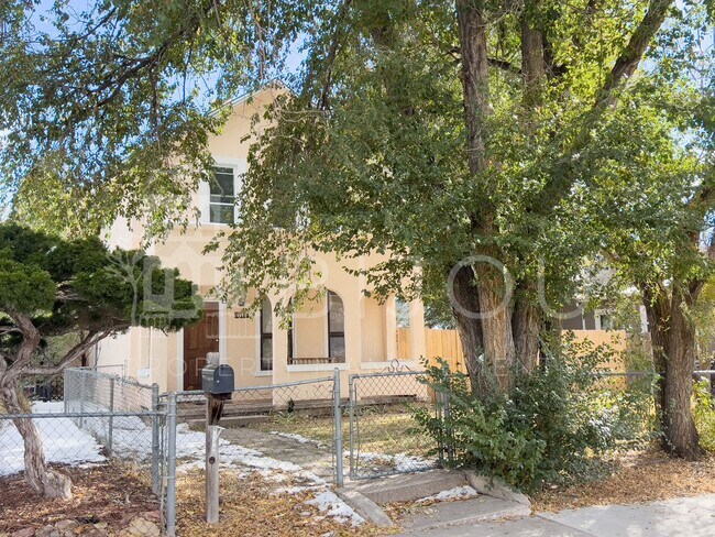 Foto del edificio - Downtown Two-Story Home