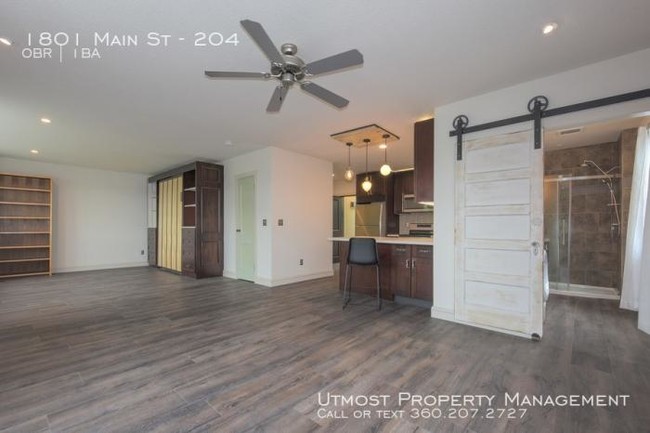 Building Photo - bedroom in Washougal WA 98671
