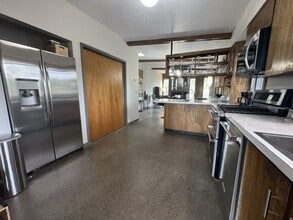 Building Photo - 265 NW Linster Pl