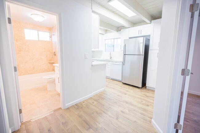 Foto del edificio - 3769 Riviera Dr