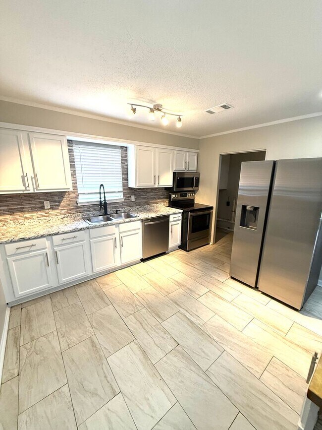 Building Photo - 402 Mulligan Dr