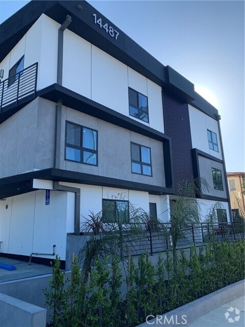 Building Photo - 14487 Foothill Blvd