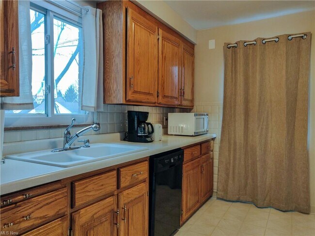 Foto del edificio - 8002 W Ridgewood Dr