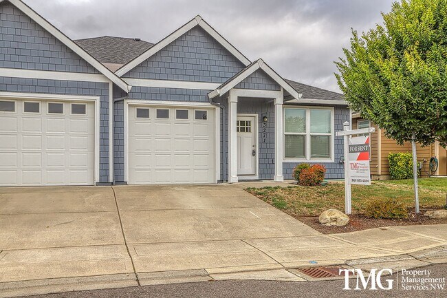 Foto del edificio - 2BD Duplex in Great Washougal Location! Be...