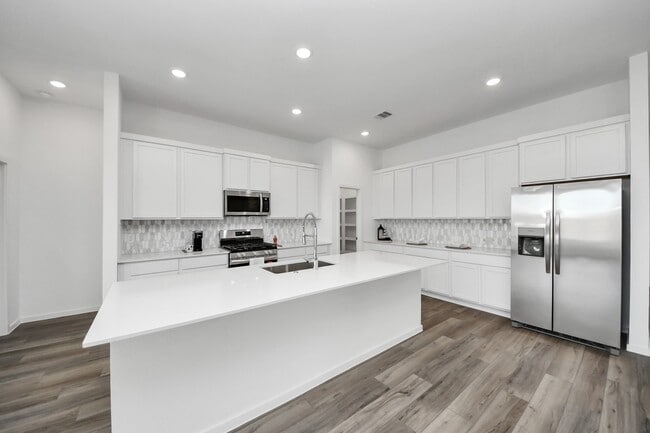 Building Photo - 2922 Mariner Island Dr