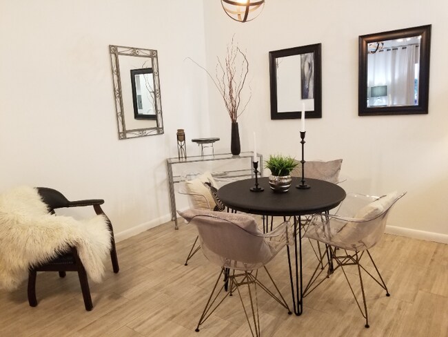 Foto del edificio - 6327 Chasewood Dr