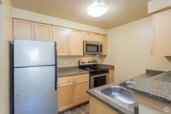 2BR, 2BA - 980SF - Olympic Village