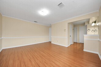 Building Photo - 11411 Briar Forest Dr