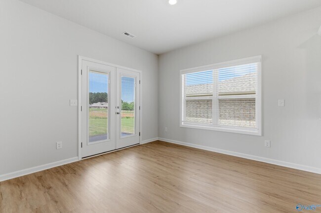 Foto del edificio - 180 Pennington Ave