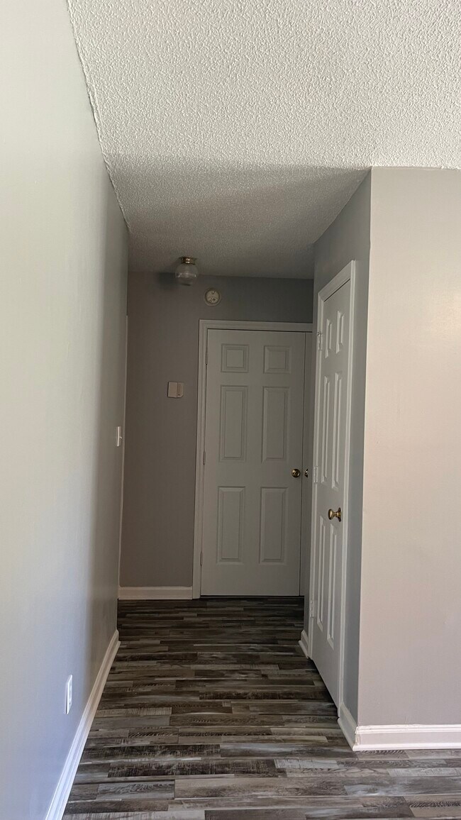 Building Photo - 4815 Shady Pine Dr