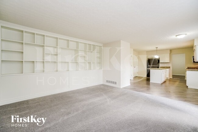 Building Photo - 5823 Birch Bark Ct