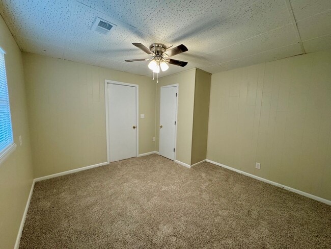 Building Photo - Updated 1-brm home - huge living room, brand new flooring, washer/dryer, new kitchen, new bathroo...