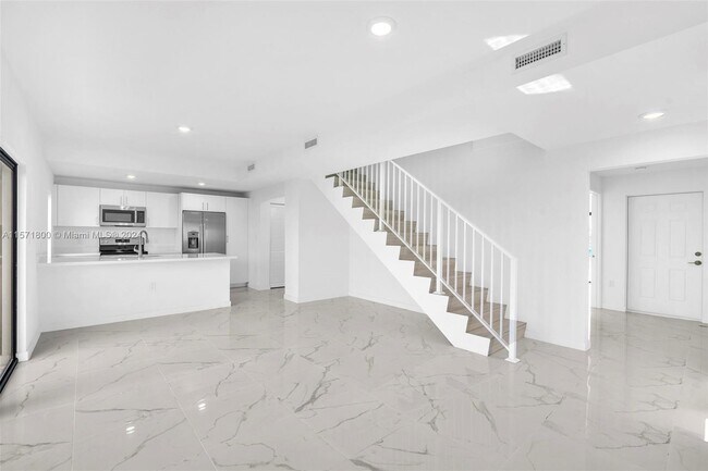 Foto del edificio - 245 NW 13th St