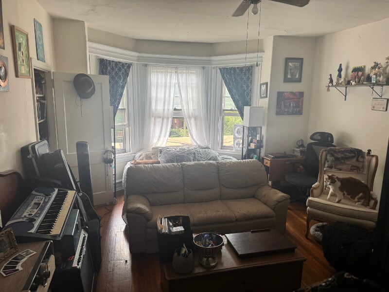 Foto principal - 4625 Hazel Ave