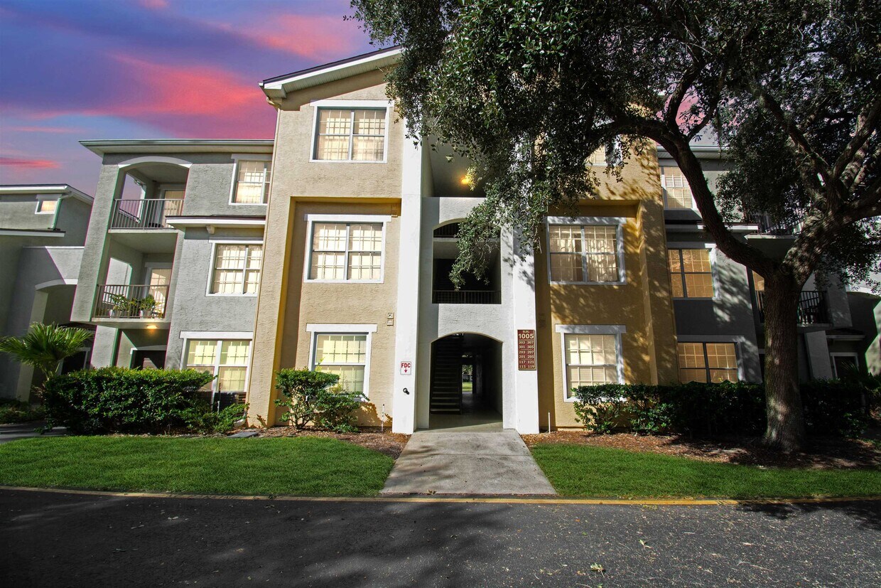 Primary Photo - 1005 Bella Vista Blvd