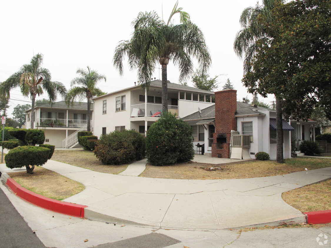 Primary Photo - 14721 Burbank Blvd