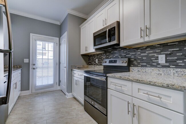 Building Photo - 2904 Misty Creek Way
