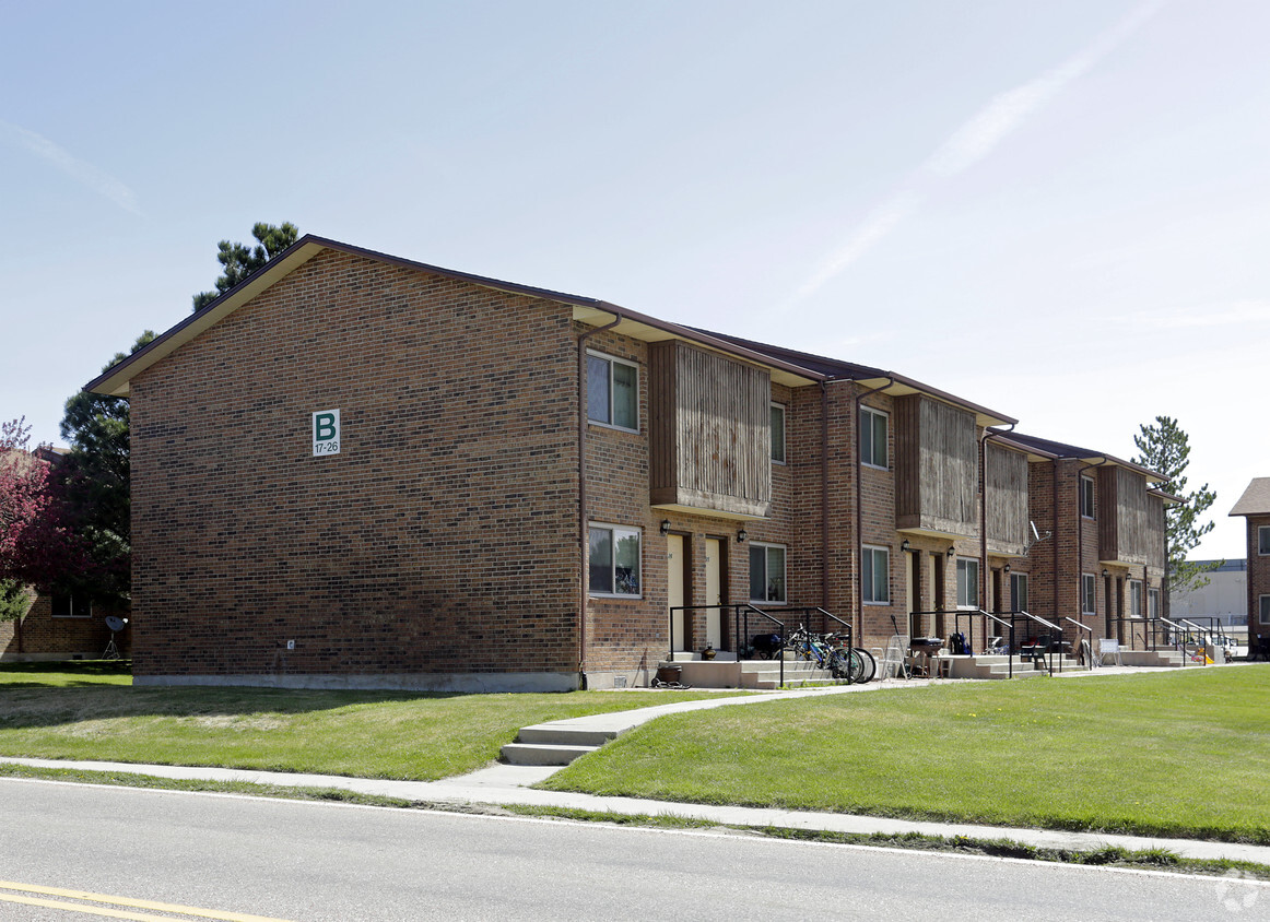 Mountain View Apartments - Monument View Apartments