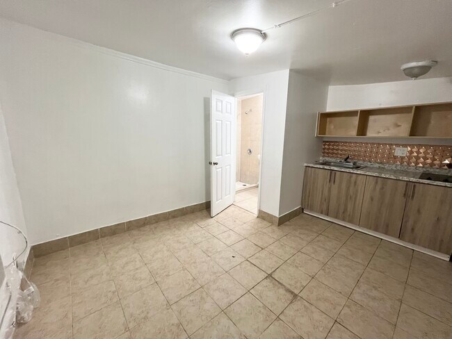 Foto del edificio - 633 NW 15th Ave