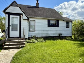 Building Photo - 7292 Meadow Ave