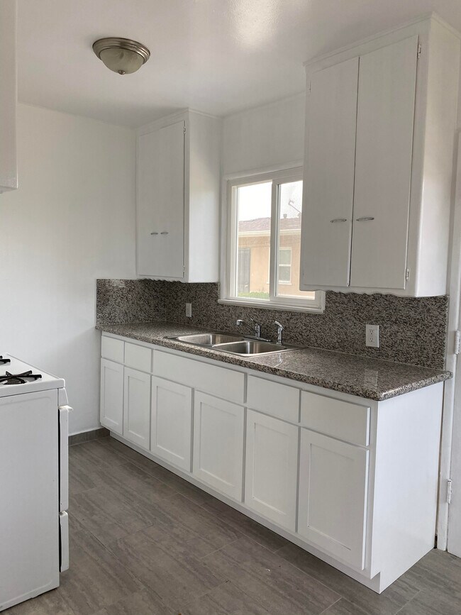 Foto del edificio - 8552 Luxor St