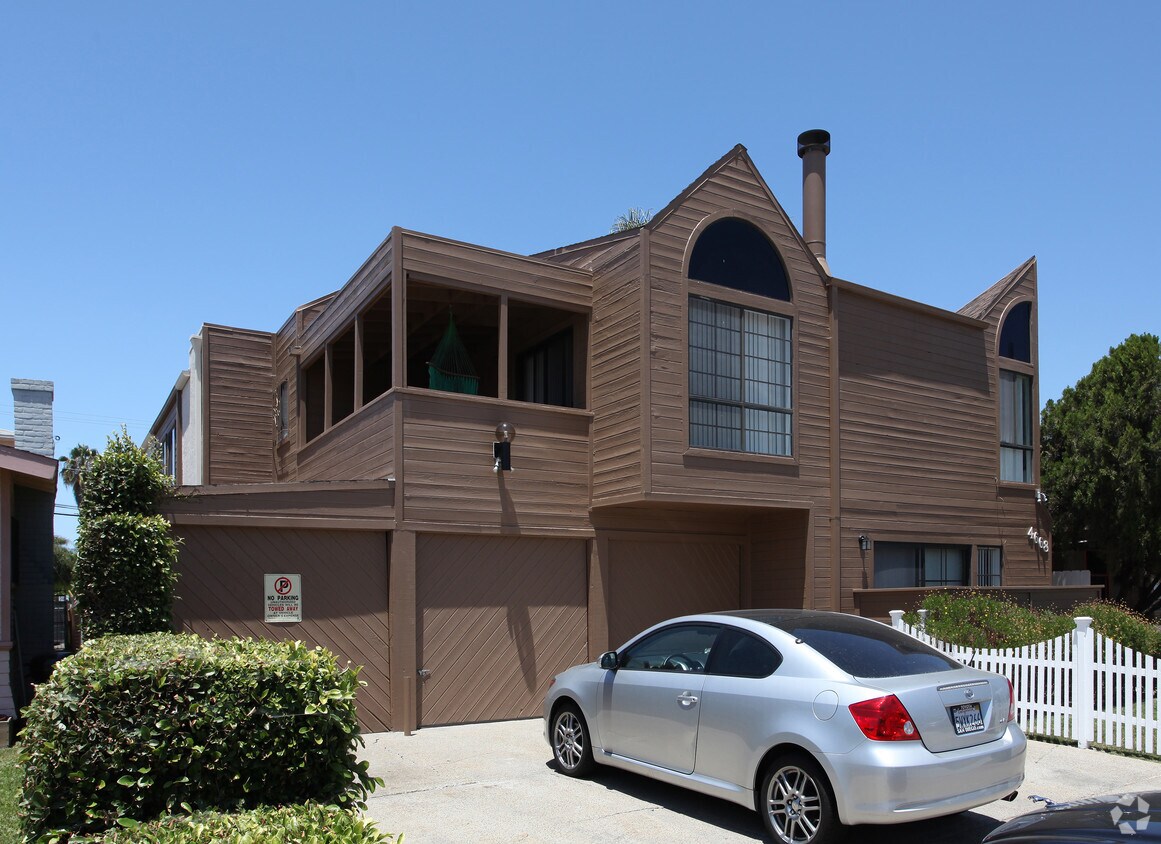 4668 Hawley Blvd, San Diego, CA 92116 Apartments in San Diego, CA