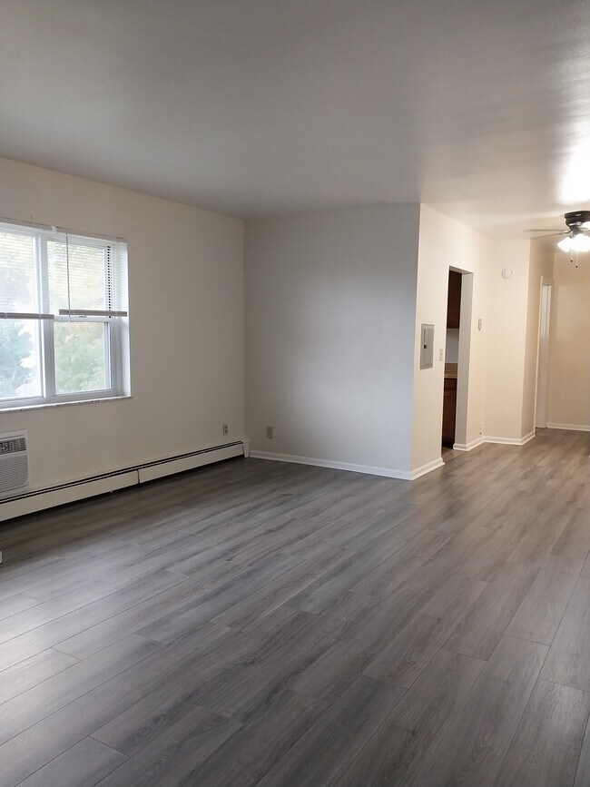 Building Photo - Waltella Place