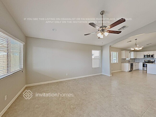 Foto del edificio - 21707 W Hess Ave