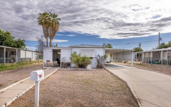 Building Photo - Mobile Home with 3 bedrooms 1 baths, Big Yard