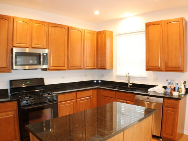 Foto del edificio - 352 W Wood St