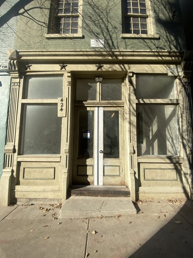 Foto del edificio - 424 E Twelfth St