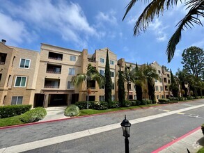 Building Photo - 3550 Lebon Dr