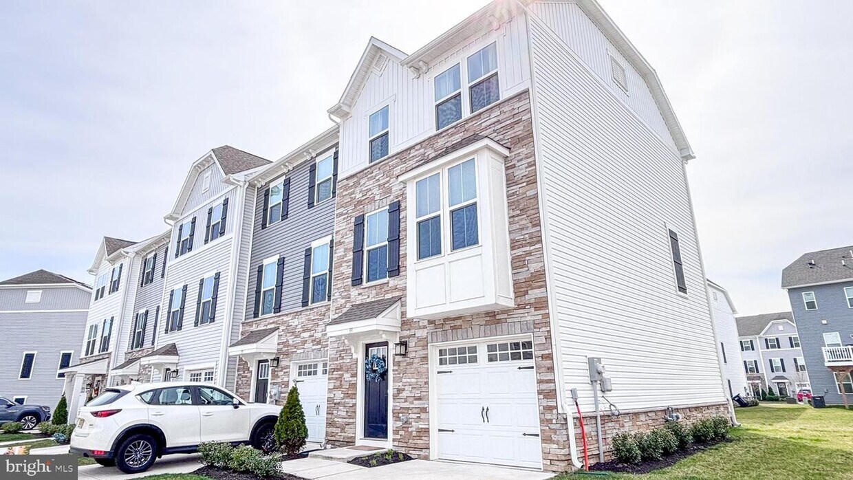33 Ortiz Dr, Pennsauken, NJ 08110 Townhome Rentals in Pennsauken NJ