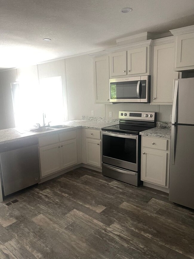 Foto del edificio - Luxury 3 Bedroom/ 2 Bath Mobile Home