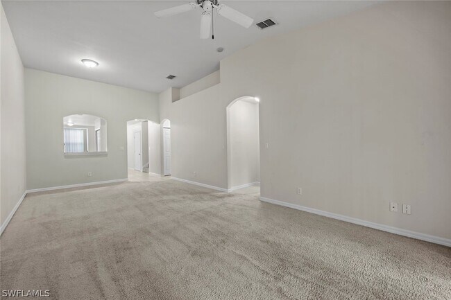 Foto del edificio - 7800 Woodbrook Cir