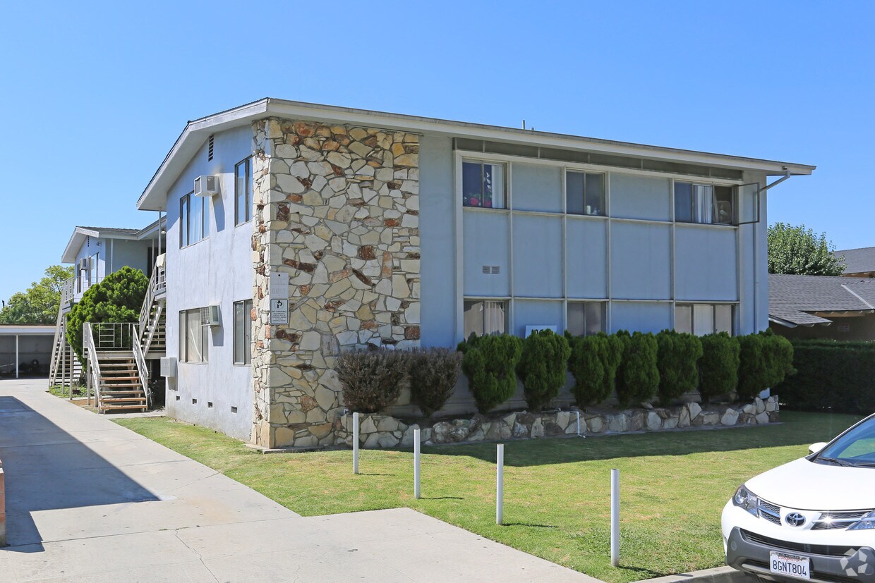 Primary Photo - 10511 Arrington Ave