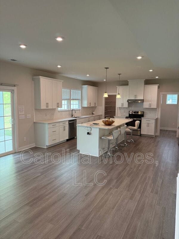 Building Photo - 245 Chinook Dr