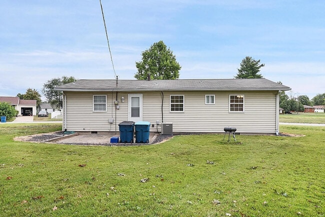 Building Photo - 1400 Brushey Grove Ave