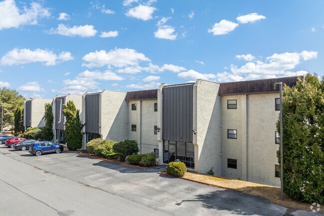 Building Photo - Foxfire Condominiums