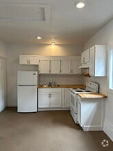 Building Photo - 4975 Breanna Ln NE