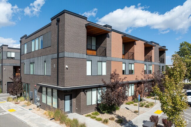 Foto del edificio - Peak Draper Townhomes
