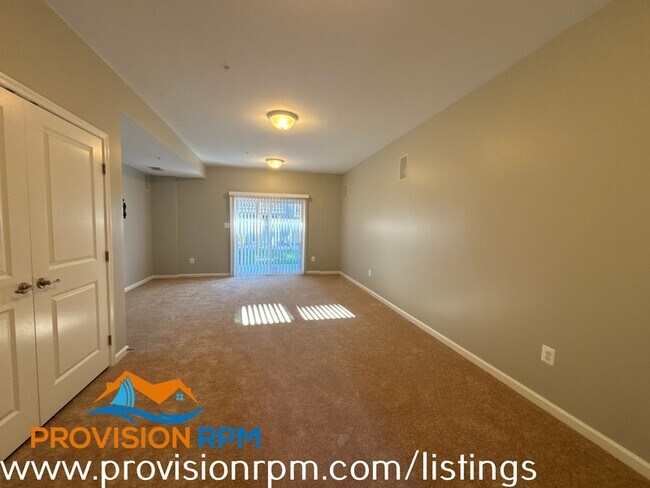 Foto del edificio - 7937 Trailview Xing