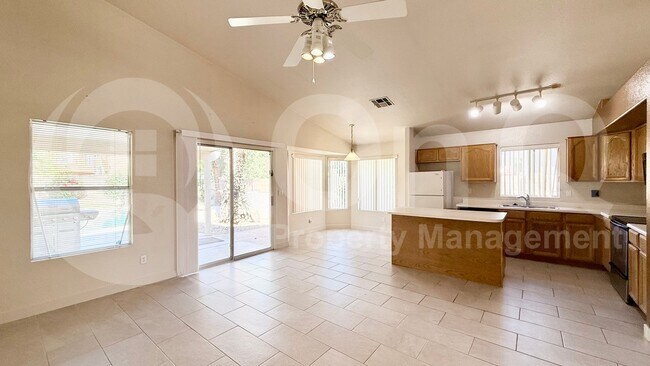 Building Photo - 1380 W Maria Ln