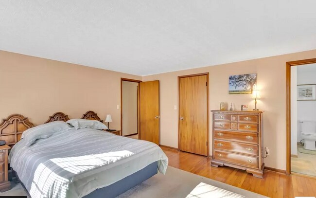 Building Photo - 4974 Longview Ct