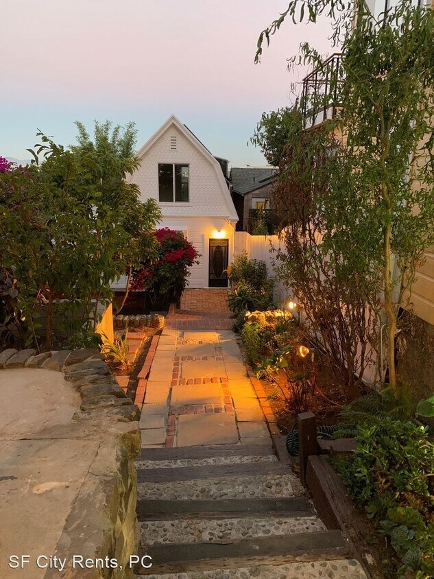 Primary Photo - 2 br, 1 bath House - 617 Sanchez St.
