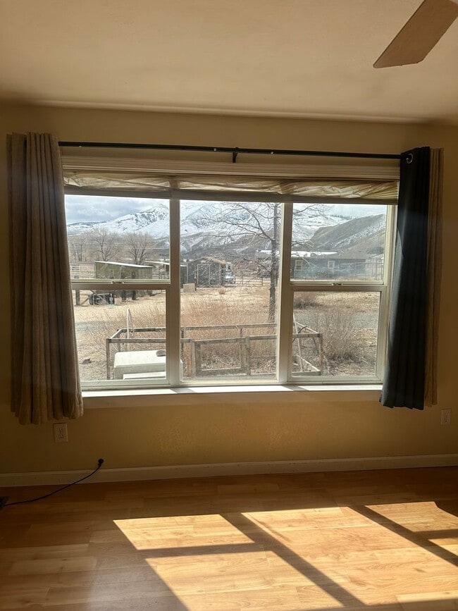 Building Photo - 10725 Santa Fe Rd